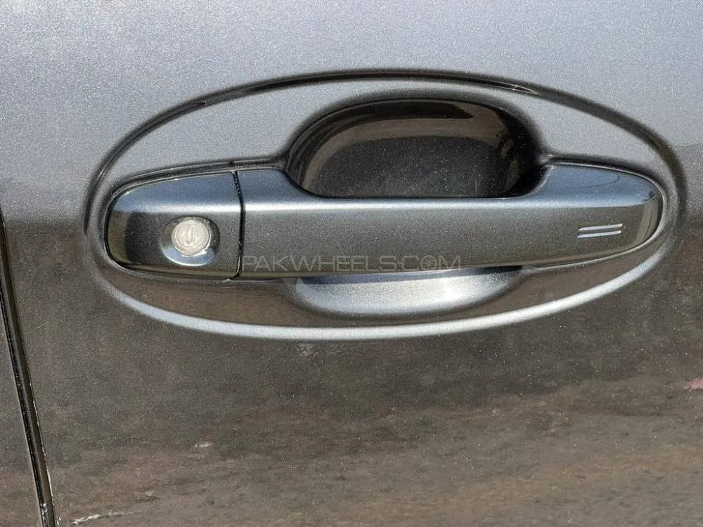 Toyota Vitz 2019 for Sale in Lahore Image-1
