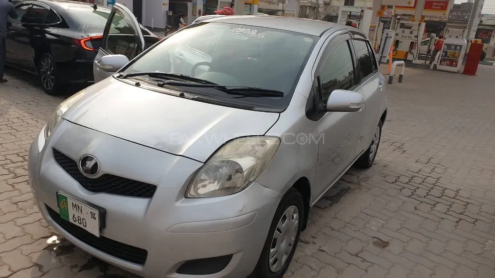 Toyota Vitz 2010 for Sale in Multan Image-1