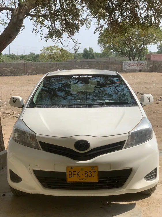 Toyota Vitz 2012 for Sale in Karachi Image-1