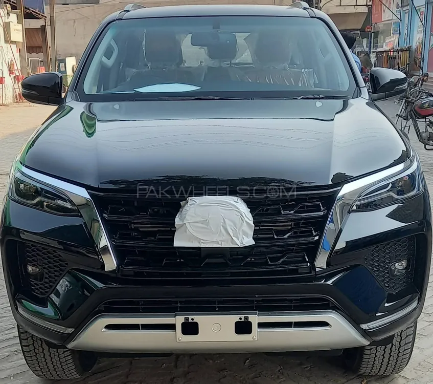 Toyota Fortuner 2023 for Sale in Multan Image-1