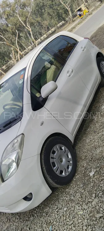 Toyota Vitz 2006 for Sale in Risalpur Image-1