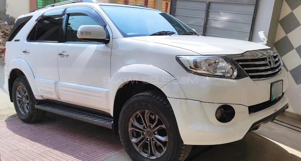 Toyota Fortuner 2015 for Sale in Lahore Image-1
