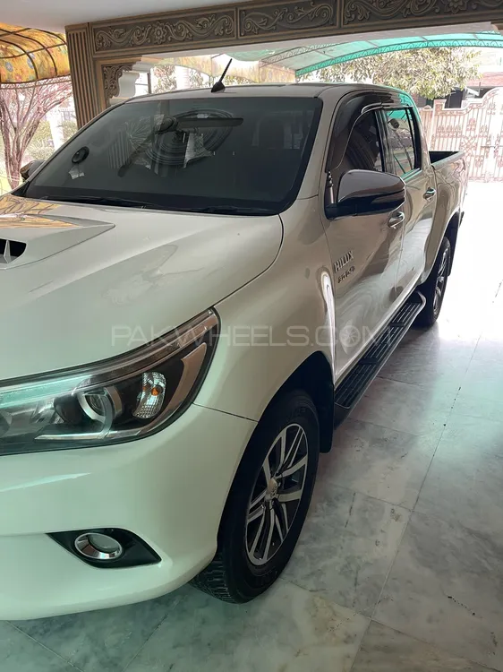 Toyota Hilux 2017 for Sale in Peshawar Image-1