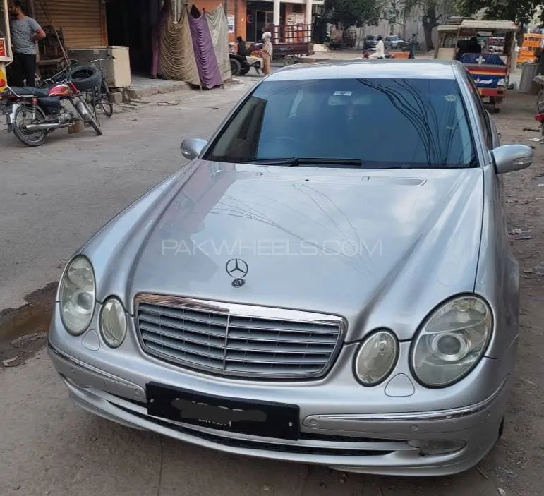 Mercedes Benz E Class 2004 for Sale in Sargodha Image-1