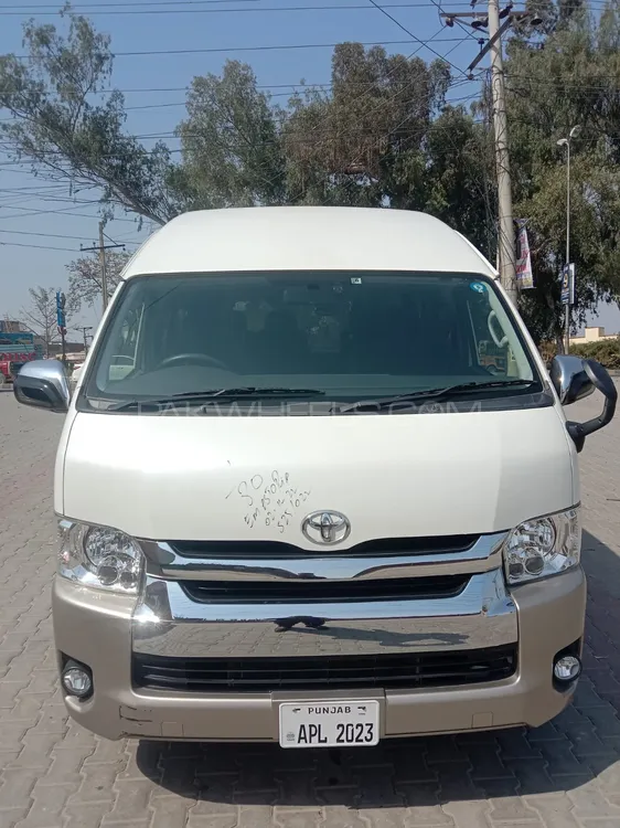 Toyota Hiace 2017 for Sale in Lahore Image-1