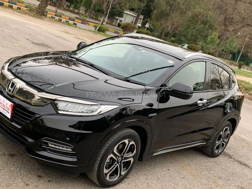 Honda Vezel 2018 for Sale in Islamabad Image-1