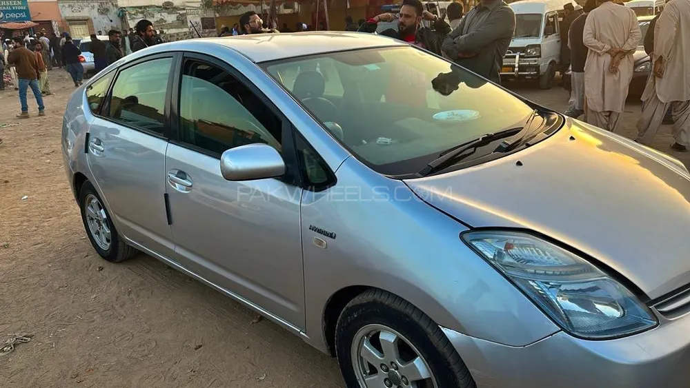 Toyota Prius 2010 for Sale in Karachi Image-1