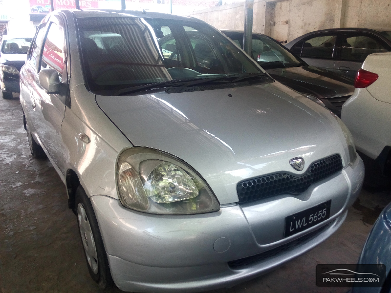 Toyota Vitz 1998 for Sale in Lahore Image-1