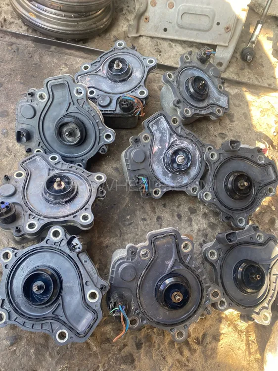 Toyota Prius Phv Fit Aqua C HR Vezel Hybrid Water Pump Image-1