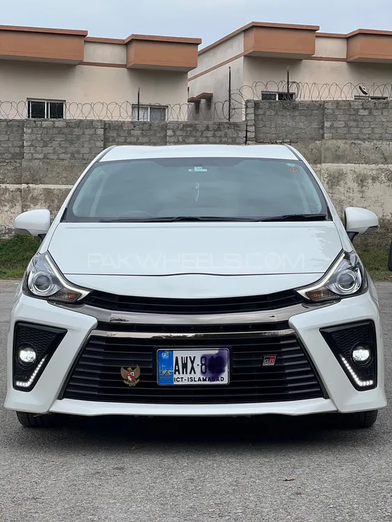 ٹویوٹا پریوس الفا 2018 for Sale in پشاور Image-1