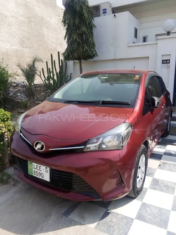 Toyota Vitz 2014 for Sale in Lahore Image-1