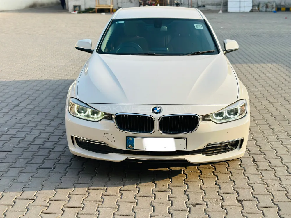 بی ایم ڈبلیو 3 سیریز 2013 for Sale in لاہور Image-1