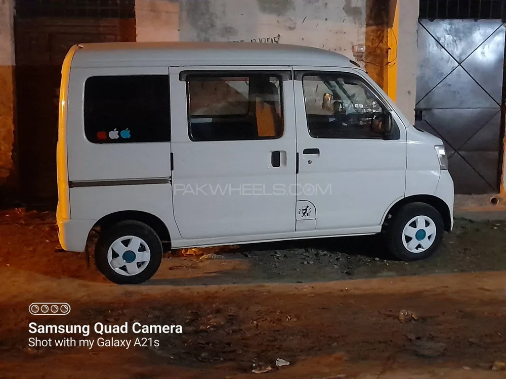 Daihatsu Atrai Wagon 2013 for Sale in Karachi Image-1