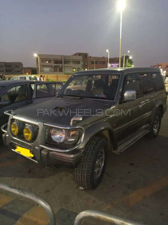 Mitsubishi Pajero 1987 for Sale in Karachi Image-1