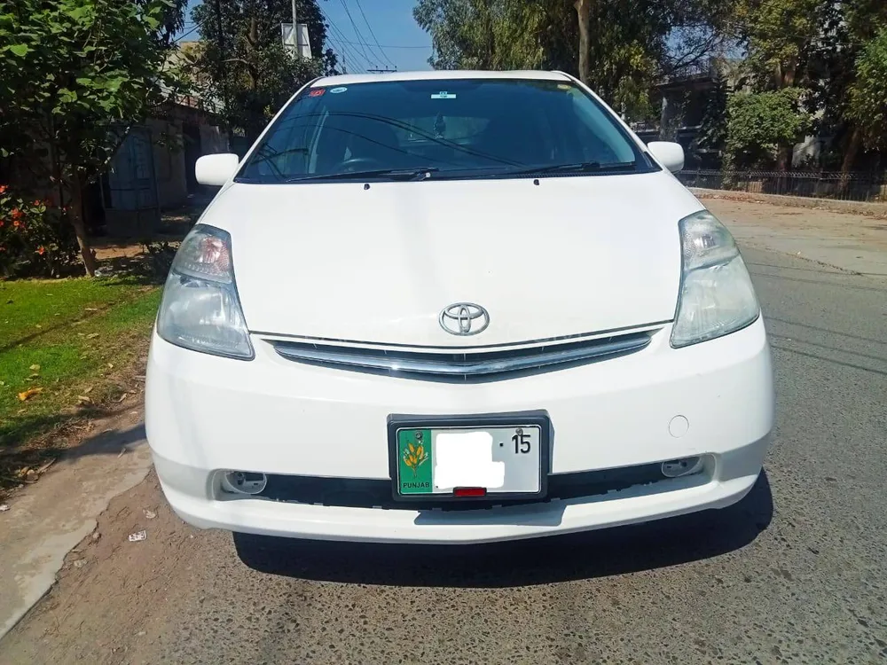 Toyota Prius 2011 for Sale in Lahore Image-1