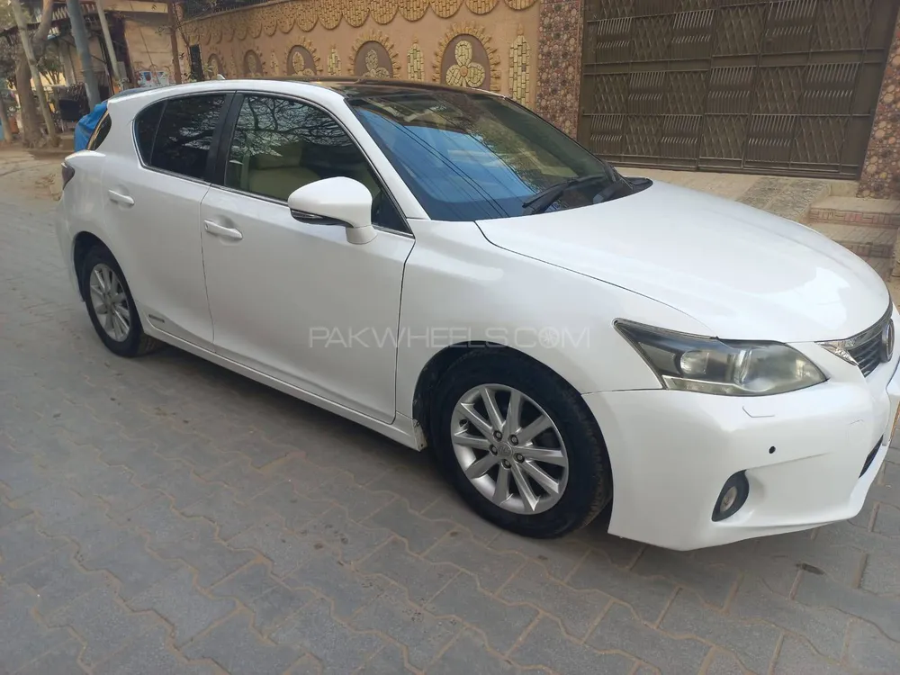 Lexus CT200h 2011 for Sale in Karachi Image-1