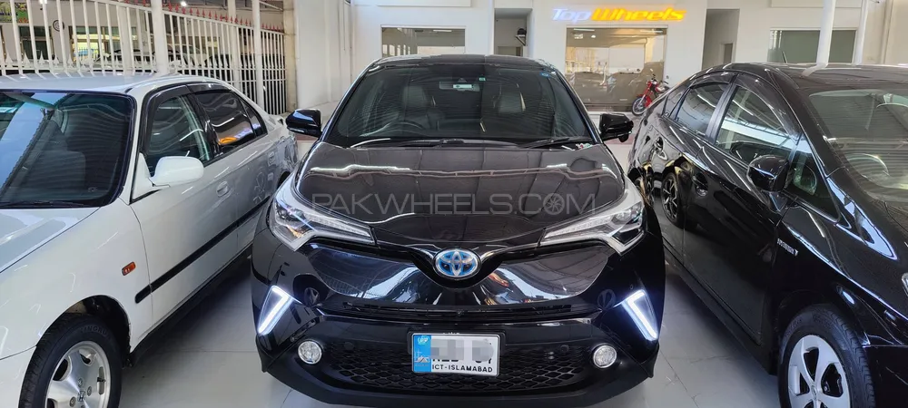 Toyota C-HR 2018 for Sale in Peshawar Image-1