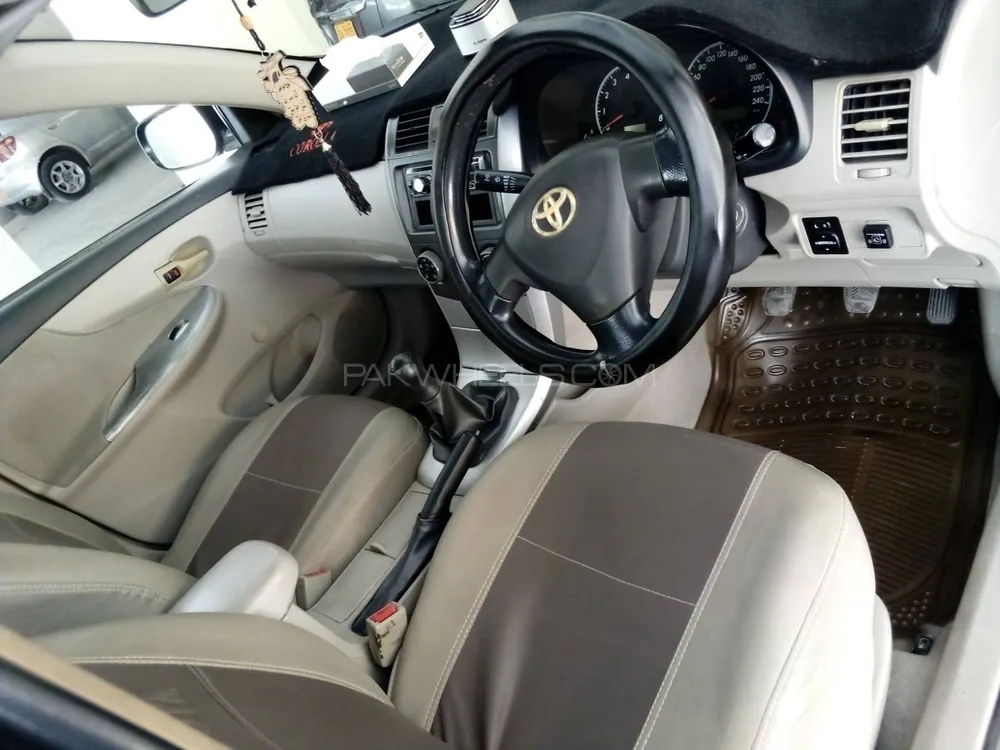 Toyota Corolla 2011 for Sale in Karachi Image-1