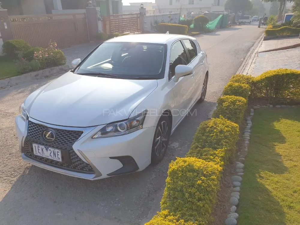 Lexus CT200h 2018 for Sale in Islamabad Image-1