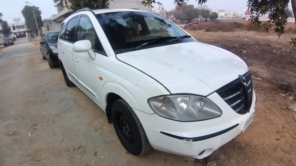 SsangYong Stavic 2005 for Sale in Lahore Image-1