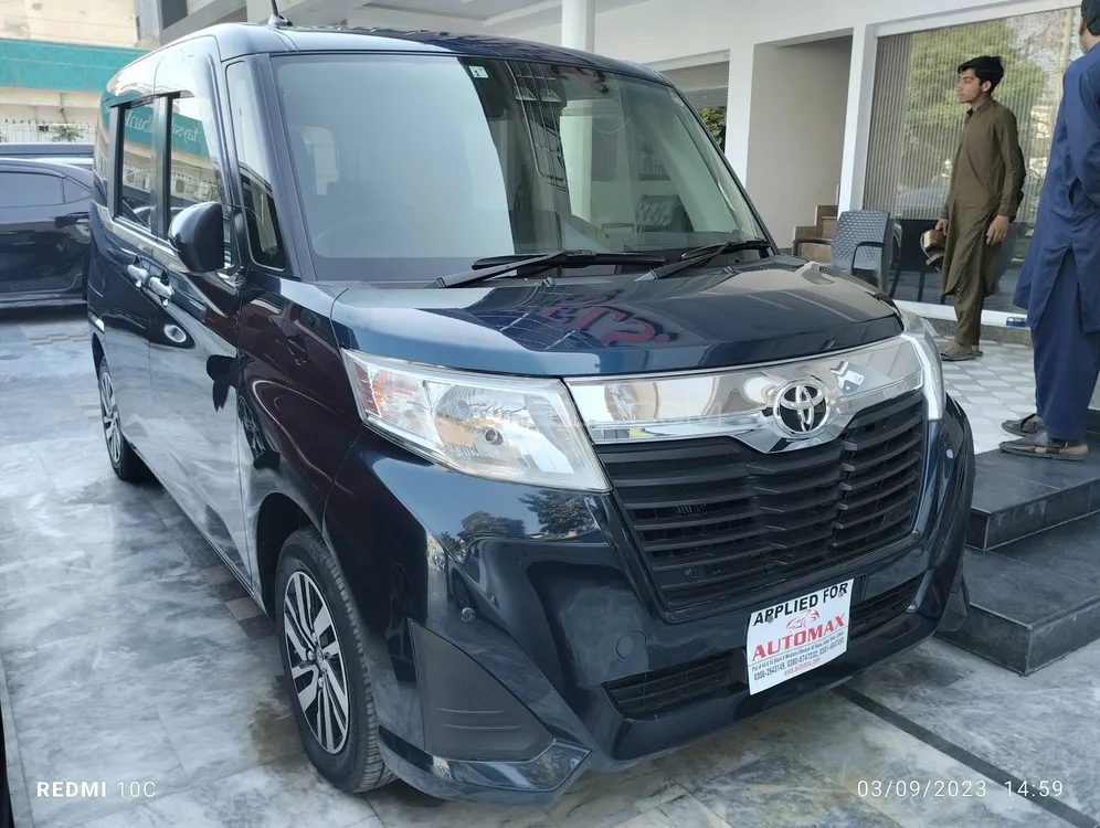 Toyota Roomy 2018 for Sale in Lahore Image-1