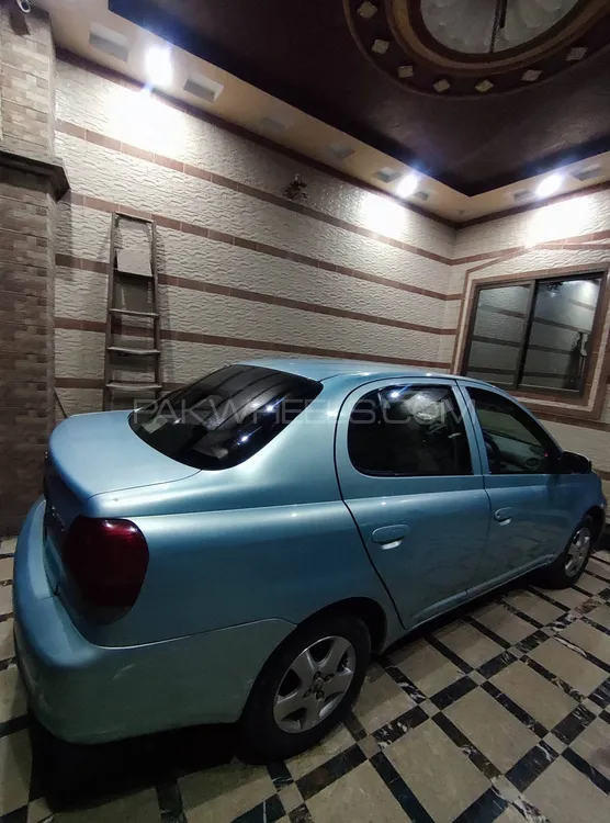 Toyota Platz 2006 for Sale in Lahore Image-1