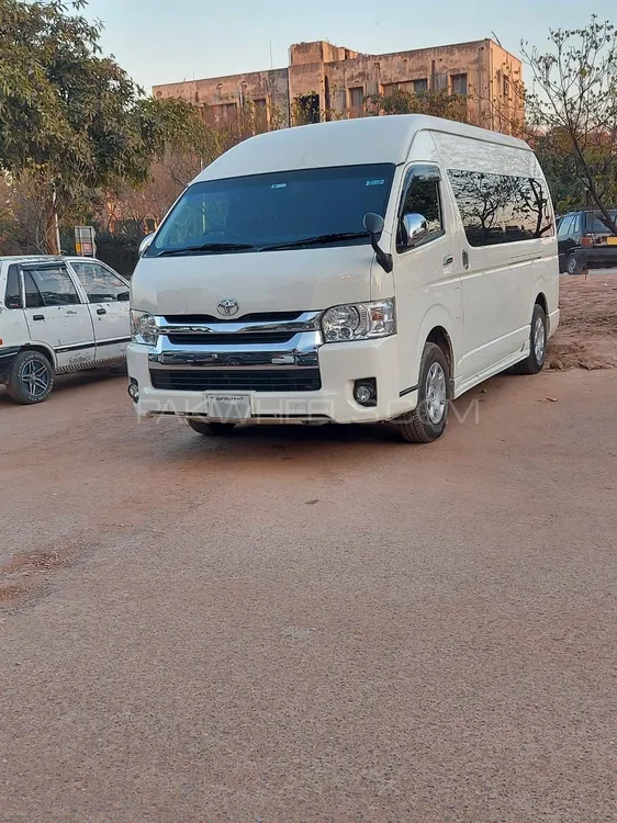 Toyota Hiace 2017 for Sale in Islamabad Image-1