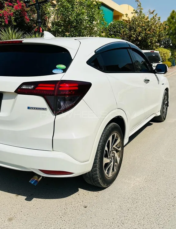 Honda Vezel 2015 for Sale in Islamabad Image-1