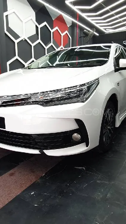 Toyota Corolla 2017 for Sale in Peshawar Image-1