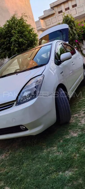 Toyota Prius 2007 for Sale in Okara Image-1