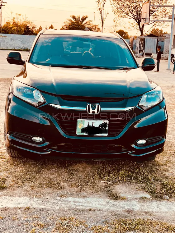 Honda Vezel 2015 for Sale in Jhelum Image-1