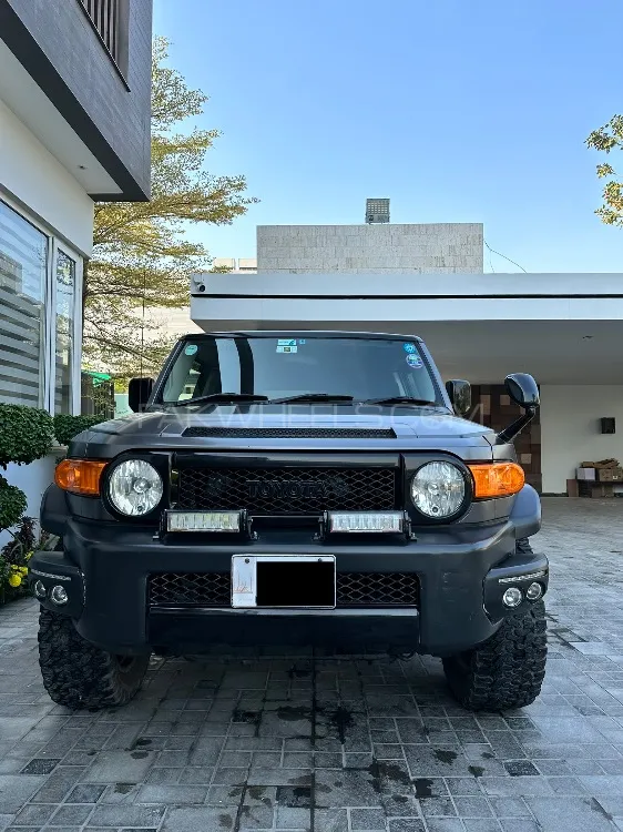 Toyota Fj Cruiser 2011 for Sale in Faisalabad Image-1