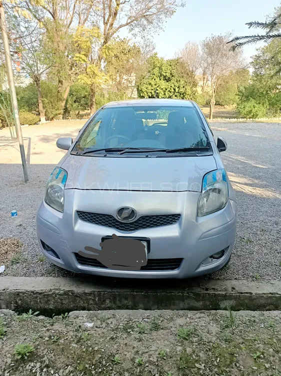 Toyota Vitz 2007 for Sale in Kamra Image-1
