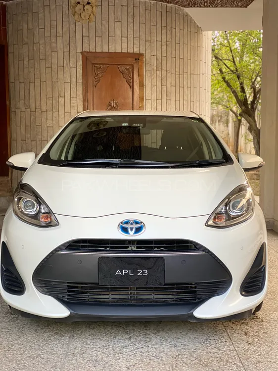 Toyota Aqua 2018 for Sale in Peshawar Image-1