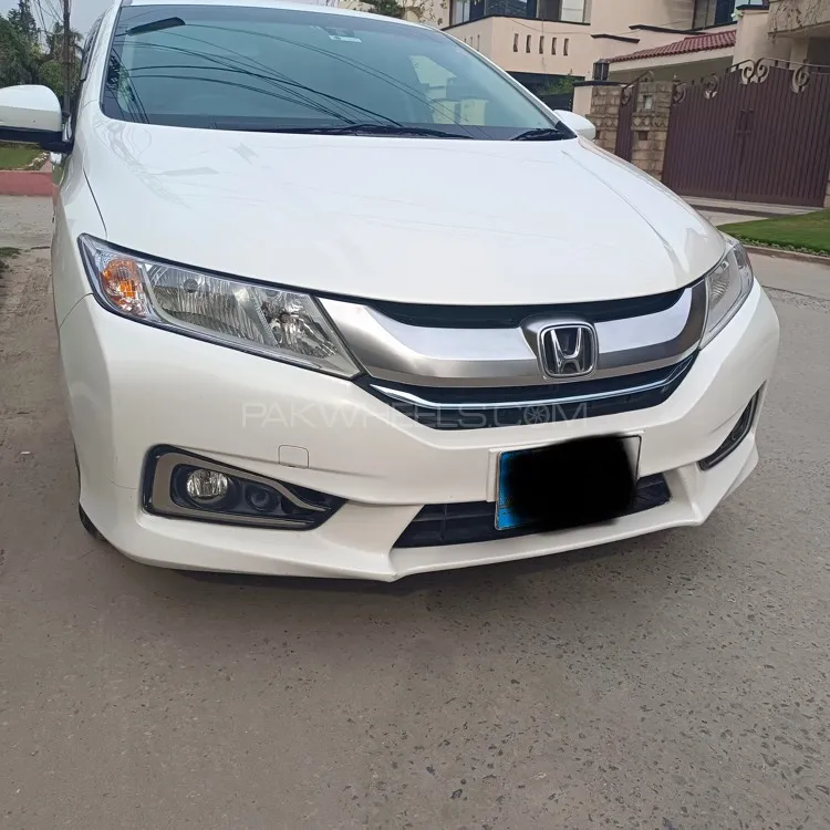 Honda Grace Hybrid 2015 for Sale in Islamabad Image-1