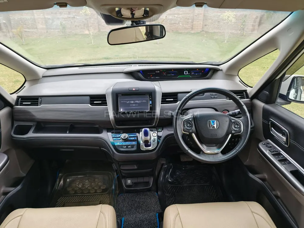 Honda Freed 2018 for Sale in Lahore Image-1