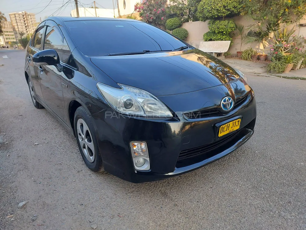 Toyota Prius 2011 for Sale in Karachi Image-1