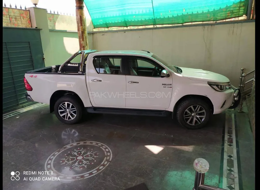 Toyota Hilux 2017 for Sale in Islamabad Image-1