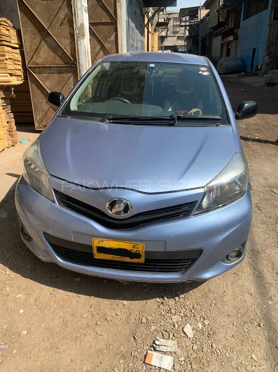 Toyota Vitz 2014 for Sale in Karachi Image-1