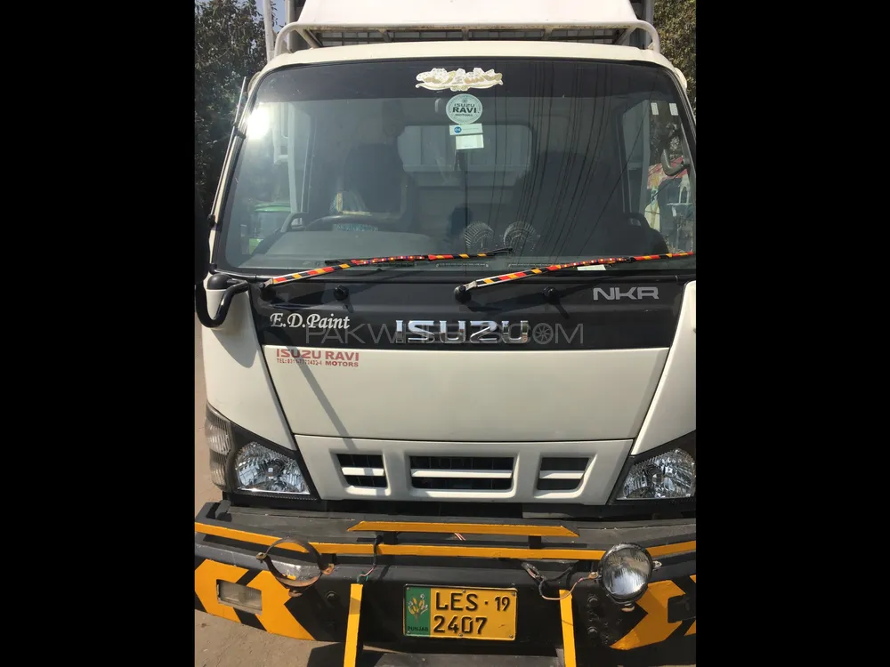 Isuzu NKR 2019 for Sale in Lahore Image-1