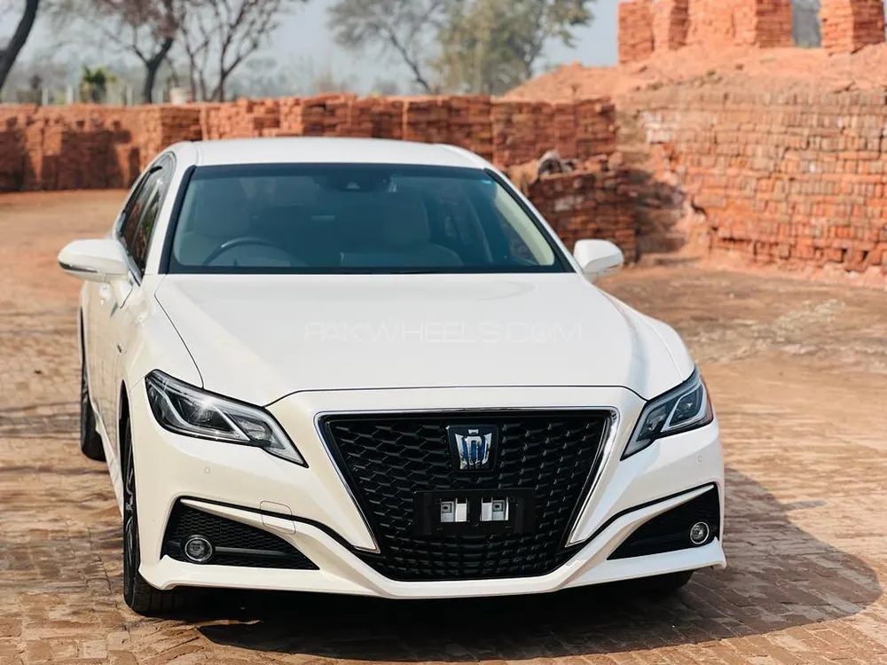 Toyota Crown 2018 for Sale in Islamabad Image-1