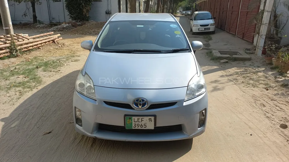 Toyota Prius 2011 for Sale in Lahore Image-1