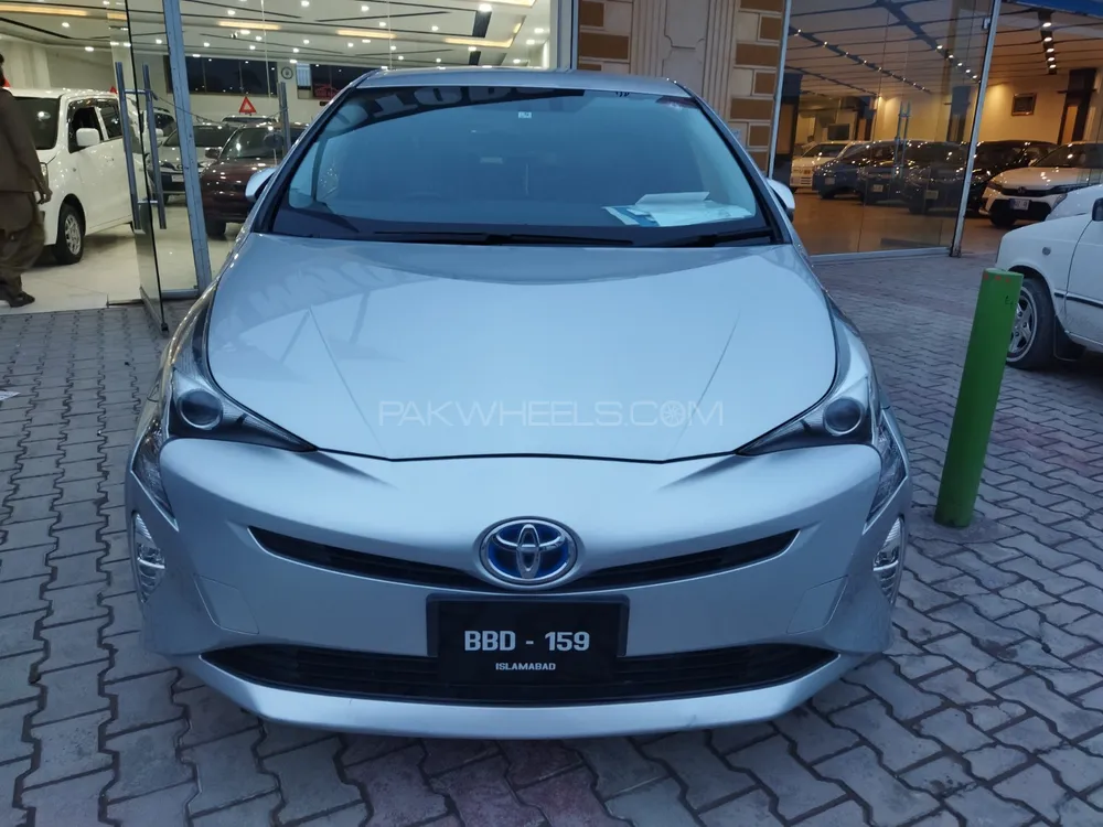 Toyota Prius 2017 for Sale in Peshawar Image-1