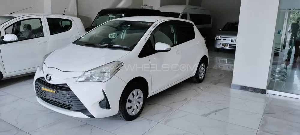 Toyota Vitz 2018 for Sale in Karachi Image-1