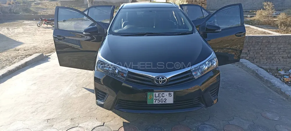 Toyota Corolla 2015 for Sale in Chashma Image-1