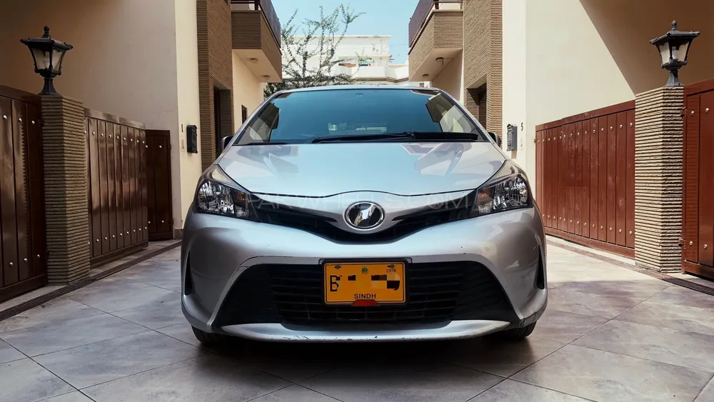 Toyota Vitz 2014 for Sale in Karachi Image-1