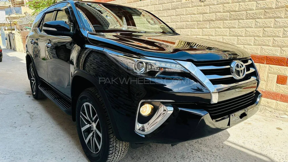 Toyota Fortuner 2018 for Sale in Islamabad Image-1