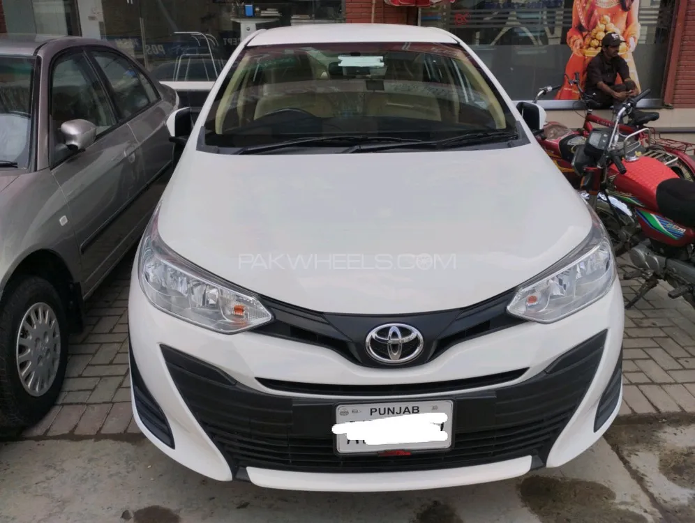 Toyota Yaris Sedan 2022 for Sale in Lahore Image-1