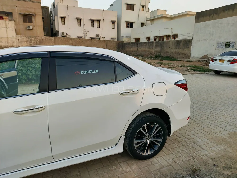 Toyota Corolla 2018 for Sale in Karachi Image-1
