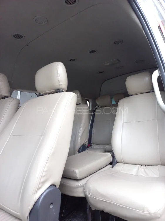 Toyota Hiace 2013 for Sale in Mian Channu Image-1